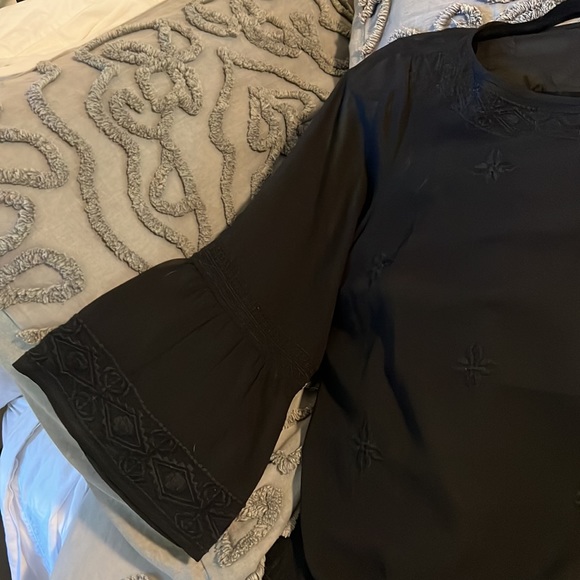 SOLD! Gorgeous Loft fully lined dress with embroidery - Picture 7 of 9